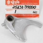 25231-34000 Suzuki Nos Genuine Shift Fork Oem
