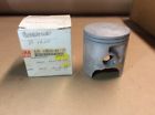 3je-11635-01-00 Yamaha Motocross Piston Oem Nos
