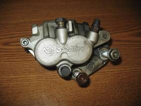 Ap8133623 Aprilia 2003 Etv 1000 Front Right Brake Caliper Caponord