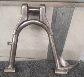 27827111000 Centerstand Yamaha Rd And R5 Center Stand