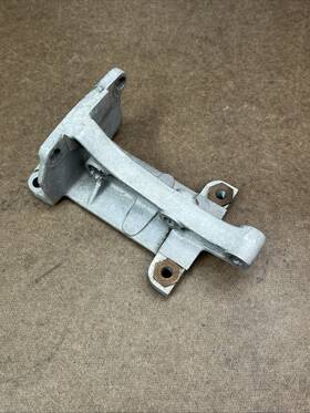 16204-82a Harley-davidson Used Genuine Rear Engine Mount Oem Xl Sportster