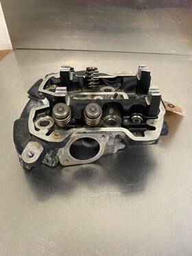 16500392 Harley-davidson 2017 Road Glide Special M-8 Front Cylinder Head Assembly