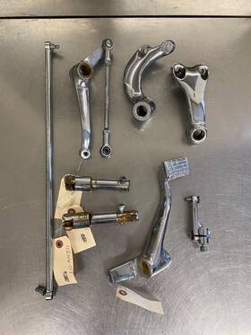 33395-06a Harley-davidson 2007 Sportster Xl 1200l Chrome Standard Forwards Control Kit
