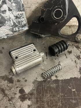 40929-82 Harley Davidson 82-85 Ironhead Xl Sportster Rear Brake Caliper With Bracket Master Cylinder