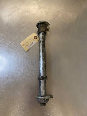 41819-02 Harley-davidson 2002 E/g U/c Flhtcui Rear Back Wheel Axle Assembly