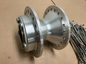 42423-06 Harley-davidson Dyna Front Wheel Hub 2008 Thru 2017 19 Inch With Spokes