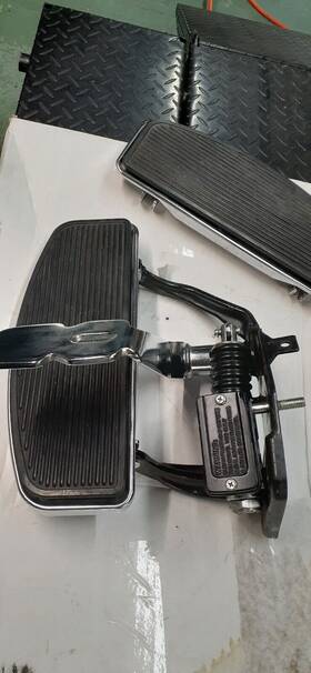 42431-87a Harley-davidson Genuine Foot Brake Support Oem # Assy Plus More