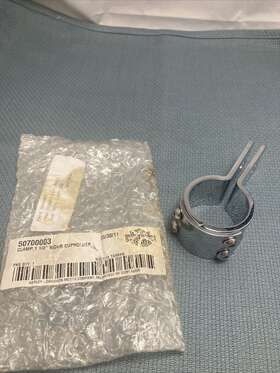 50700003 Harley Davidson New Genuine Clamp 1 1/2 Inch Rider Cupholder