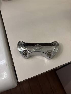 56567-86 Harley-davidson Bar And Shield Handlebar Riser Clamp Used Nice