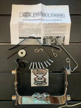 58907-96b Harley-davidson New Missingparts Read Flsts Heritage Springer Detachable Windshield Docking Kit