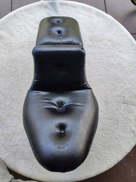 6-stodrw Harley-davidson #6-stodrw/75c5c Mustang Seat For Softail 2000- Up Excellent Condition