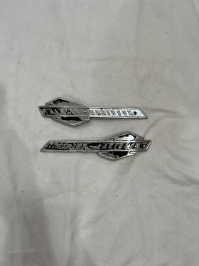 61774-63 Harley-davidson 61775-63 Oem Panhead Has Tank Emblems Name Plates Badge