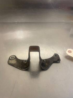 65678-85d Harley-davidson 2002 Road King Classic Rear Back Exhaust Mount Bracket