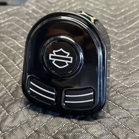 69166-01b Harley-davidson 1993-up Oem Bar And Shield Horn Cover - Black 69166