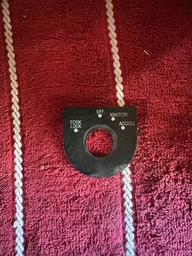 71436-98 Harley-davidson Oem 1998-2005 Road Glide Ignition Key Switch Faceplate