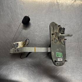 75207-04 Harley-davidson 2004 Softail Fuel Sending Unit Assembly Used
