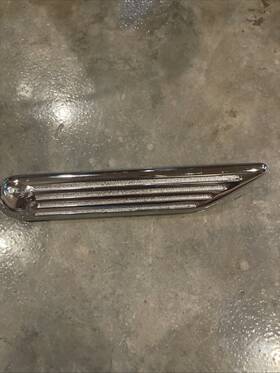 90429-98 Harley-davidson 2002 Road King Classic Left Saddlebag Chrome Lid Trim