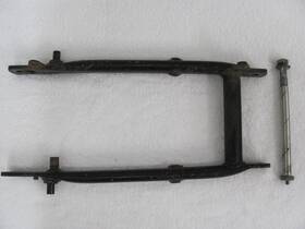47502-71p Harley-davidson Aermacchi 1971 125 Rapido Swing Arm With Pivot Bolt Oem #47502-71p