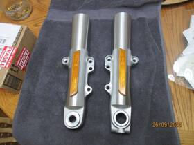 G5h3-00-l Harley-davidson G5h3-00 Oem Showa Fork Sliders 14-21 Road King Touring Pn# G5h3-00-r