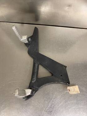 N0527.1akybp Harley-davidson 2008 Buell Ulysses Xb Rear Right Foot Peg Holder Support And Pegs