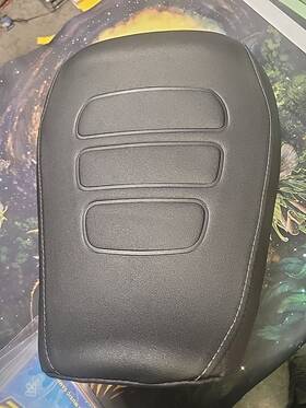 P52000437 Harley-davidson Oem 2021 - 2024 Sportster Seat Driver C03