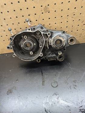 11101-169-000 Honda 11201-169-670 Used Oem 1981 Cr80 Left Side Crankcase Ub29 #1374