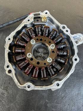 11321-mel-305 Honda 2004 - 2005 Cbr 1000rr Stator Alternator Magneto Cover With