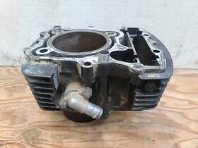 12100-mg8-000 Honda 1986 Vt1100c Vt 1100 C Shadow Front Cylinder Jug