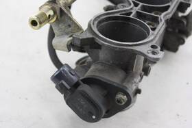 16400-mcj-771 Honda 00 01 Cbr929rr Cbr900rr Throttle Body Bodies Fuel Rail Pressure Regulator