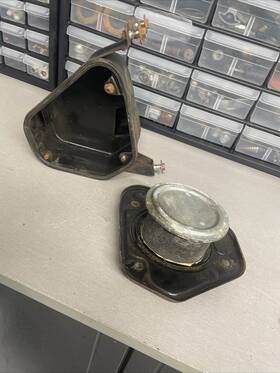 17228-153-000 Honda 1982-1984 Xr100 Xr 100 Oem Air Cleaner Airbox Box Housing