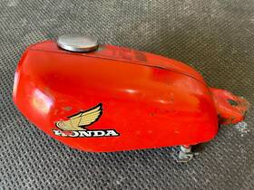 17500-153-000 Honda 1977-1978 Xr75 Xr 75 Gas Tank Fuel Petrol Cap And Petcock