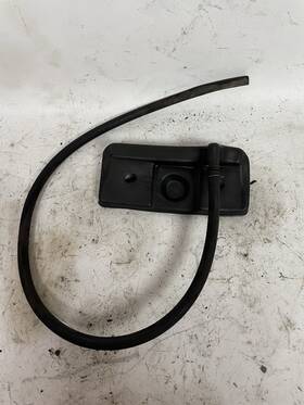 17520-mg8-770 Honda 1986 Vt1100c Shadow Rubber Fuel Tray Oem