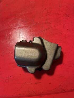 18750-mn9-740 Honda Nx650 Cylinder Air Valve Cover