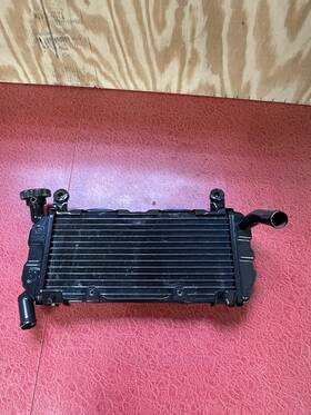 Honda 19010-mb0-702 1984-1985 Sabre Vf700 And Magna Vf750 Radiator
