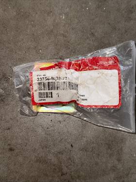 33756-mg9-771 Honda Nos 1984-1985 Gl1200 Rr. Garnish Trunk Stay