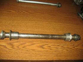 42301-429-000 Honda 1980 Xr500 Rear Wheel Axle Bolt Xr Xl 500
