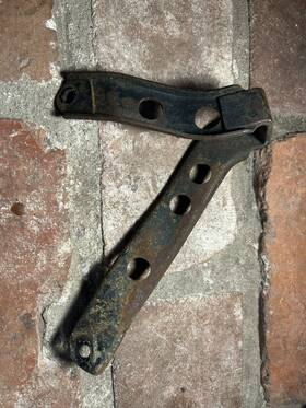52156-360-700 Honda Mr175 Chain Guide With Hardware