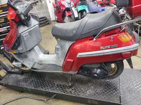80101-km1-000zg Honda 85-90 Ch250 Elite 250 Oem Rear Body Cover