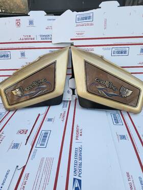 83700-mg9 Honda 1985 Goldwing Gl1200 Ltd Side Covers Matching Set