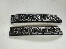 87124-300-020b Honda Genuine Nos Cb750a Fuel Gas Tank Emblems -used 1a