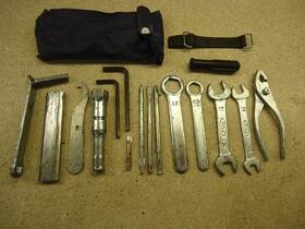 89010-mf5-750 Honda 1985-1986 Vt500 Shadow Tool Kit Tools Set Complete Oem Vt 500