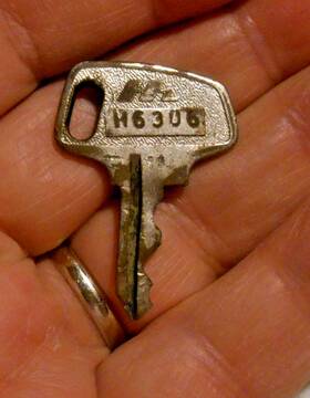 H6306 Honda H9960 Vintage Wings Logo Original Factory Motorcycle Atv Key #