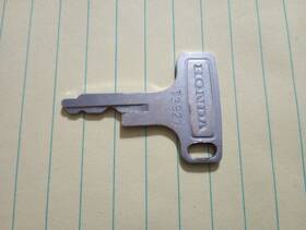 T3927 Honda Nos Vintage Pre Cut Brand Key # Great Condition