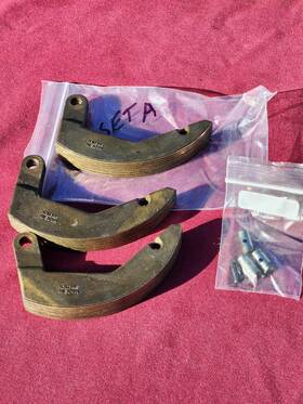 161255201 Husqvarna 76-82 Husky 360 390 420 Clutch Shoes Set Of 3 Ahrma