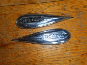 75527 Indian 75526 1940-41 Chief Four Cylinder Sport Scout Gas Tank Emblem Badge
