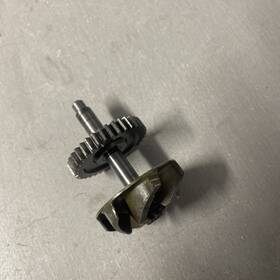 13234-1053 Kawasaki 1986 1985 Kx125 Kx 125 Oem Water Pump Waterpump Shaft Gear And Impeller