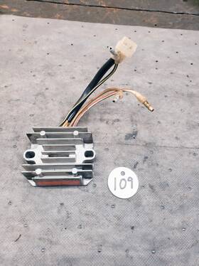 21066-1012 Kawasaki 1974-95 Ke100 Ke125 Ke175 Km100 Ks125 Voltage Regulator Reg