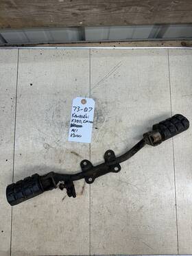 34002-047 Kawasaki 73- 87 Mc1 Kd80 Km100 Foot Pegs And Mount
