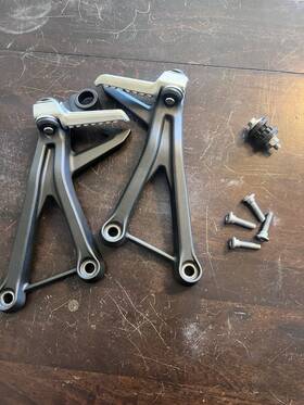 35063-1488-18r Kawasaki 35063-1571-18r 2023 Zx 4rr Passenger Pegs Rear
