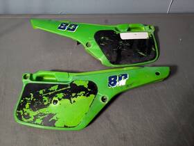 36001-1400-ae Kawasaki Kx80 Oem Left Right Side Cover Plastic Panel Number Plate 1983-1985